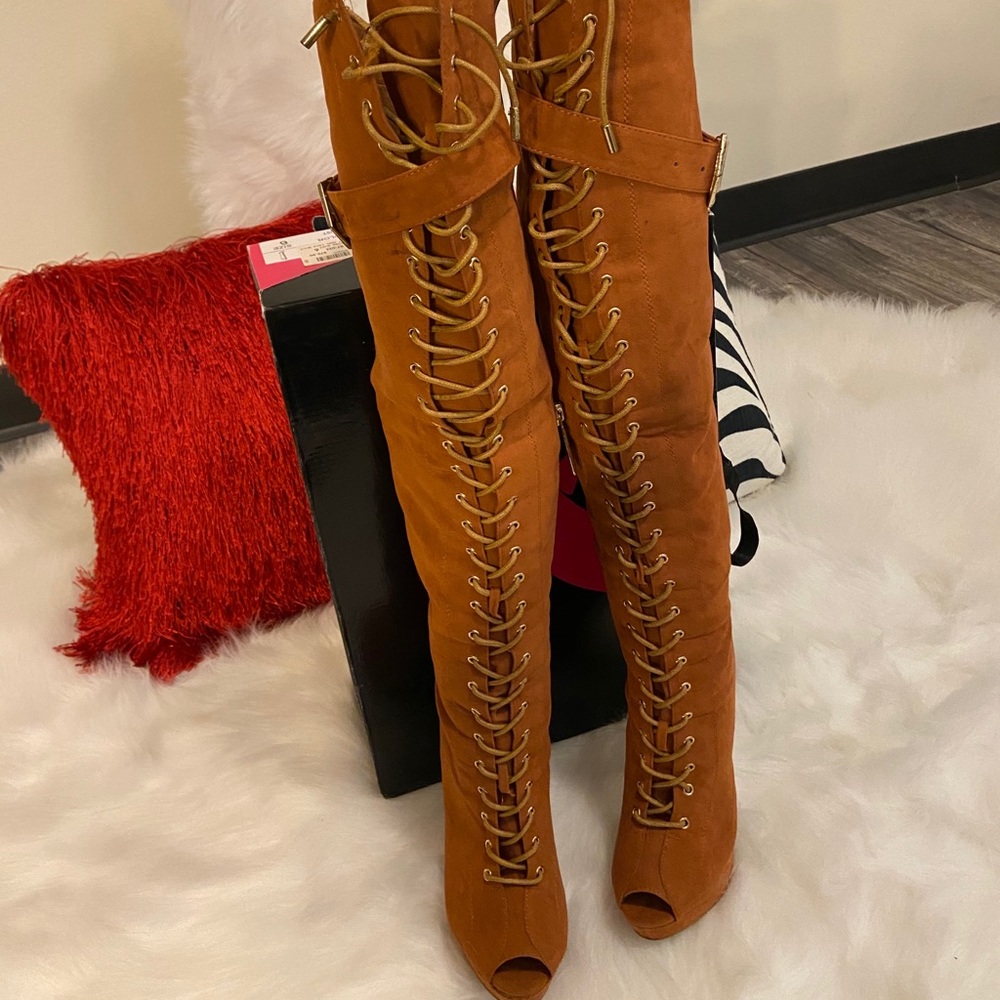 Boot - Picture 4 of 5